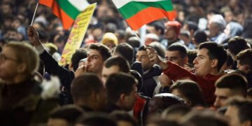 Bulgaria retrage proiectul de buget pe fondul protestelor masive