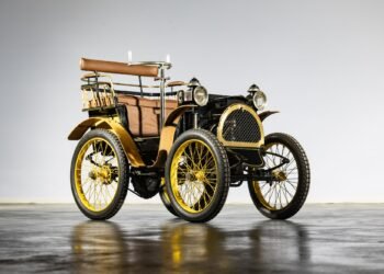 Renault scoate la licitație 100 de mașini de colecție, inclusiv monoposturi F1 și modele din 1901