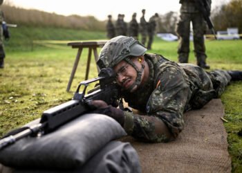 Germania introduce posibilitatea recrutării prin tragere la sorți