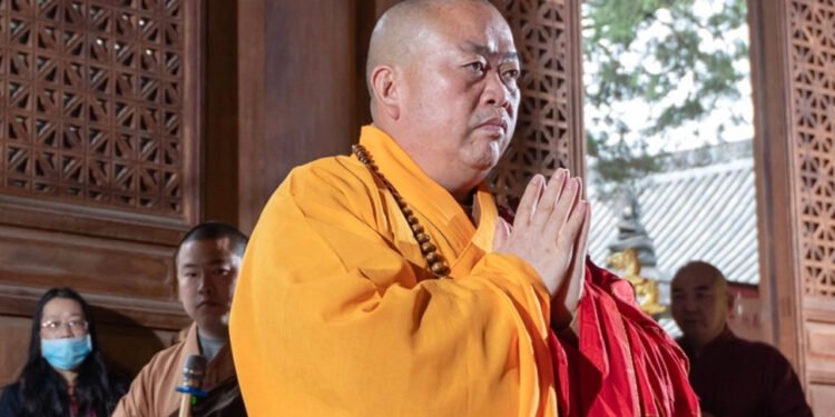 Fostul stareț al mănăstirii Shaolin, reținut pentru corupție