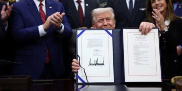 Trump a semnat legea care pune capăt celui mai lung blocaj guvernamental din istoria SUA