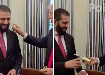 Donald Trump l-a stropit cu parfum pe președintele Siriei