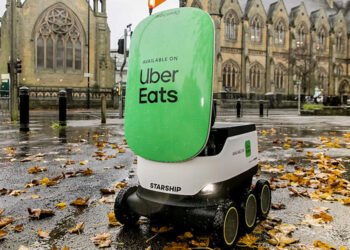 Uber introduce roboți de livrare în Europa: primele orașe intră în „era autonomă” încă din decembrie