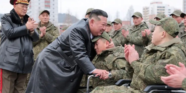 Kim Jong-un îi onorează pe soldații nord-coreeni reveniți din Rusia. Nouă militari au murit în misiunea din regiunea Kursk