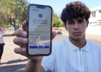Australia spune STOP rețelelor sociale pentru minori! Copiii sub 16 ani nu mai au voie nici să-și facă, nici să-și păstreze conturi