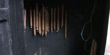 Afumătoare improvizată, cuprinsă de flăcări în Târgu Jiu