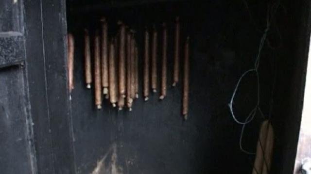 Afumătoare improvizată, cuprinsă de flăcări în Târgu Jiu