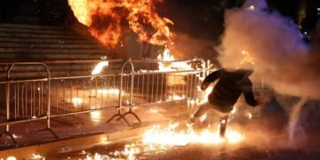 Protest pentru demiterea lui Edi Rama