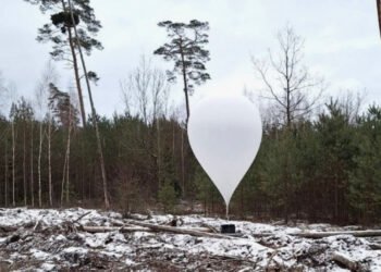 Lituania, în prag de stare de urgență din cauza… baloanelor! Țara este asediată de obiecte lansate din Belarus care paralizează aeroportul din Vilnius