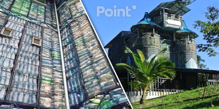 Castel din plastic reciclat: povestea canadianului care a transformat deșeurile într-un simbol al speranței