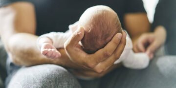 Trei frați au devenit tătici în aceeași zi