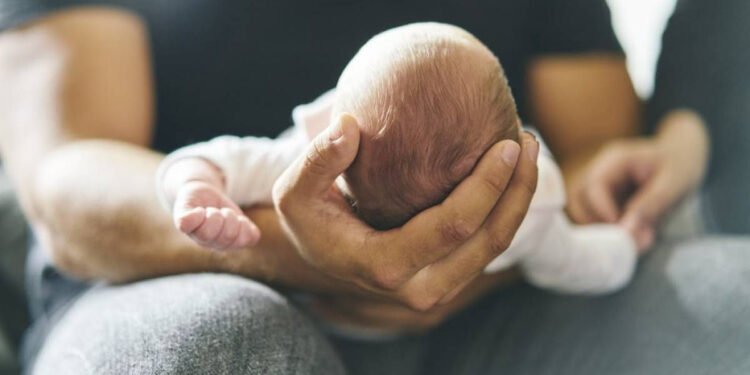 Trei frați au devenit tătici în aceeași zi