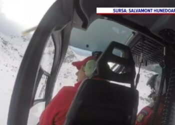 Excursie de coșmar în Parâng. Un bărbat din Vâlcea și iubita lui din Târgu Jiu, salvați cu elicopterul!