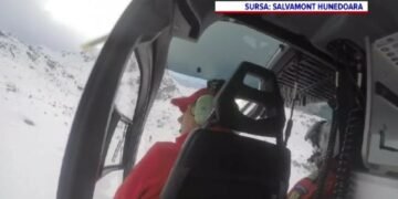 Excursie de coșmar în Parâng. Un bărbat din Vâlcea și iubita lui din Târgu Jiu, salvați cu elicopterul!