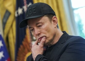 Elon Musk surprinde din nou: de la ateism la credința că „universul a apărut din ceva”