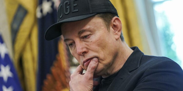 Elon Musk surprinde din nou: de la ateism la credința că „universul a apărut din ceva”