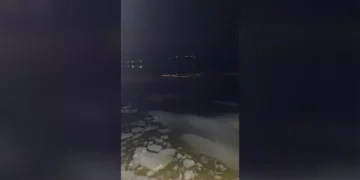 Doi copii s-au înecat în acumularea Tăcuta, după ce gheaţa pe care traversau s-a rupt