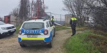 Un pescar a aruncat undița după pește și a scos… două GRENADE!