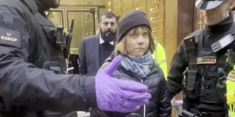 Greta Thunberg a fost arestată în Londra