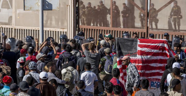 SUA măresc „prima” pentru auto-deportare: 3.000 de dolari pentru imigranții ilegali care pleacă voluntar până la finalul lui 2025