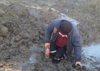 Noroi până la glezne și oameni care nu se plâng. Viața minerilor din CEO, între ploi, efort și speranța unor drumuri mai bune