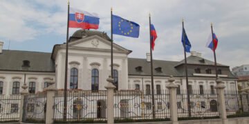 Desființează Biroul de protecție a avertizorilor de integritate