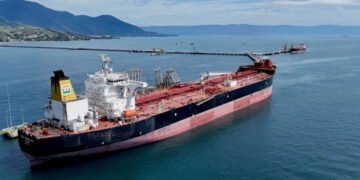 Interdicție totală pentru transportul petrolului rusesc pe petroliere occidentale