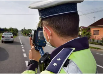 Polițistul care cerea mită de la șoferii cu mașini scumpe