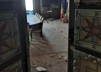 Cutremurele au revenit în Gorj, dar Palatul Administrativ rămâne o ruină