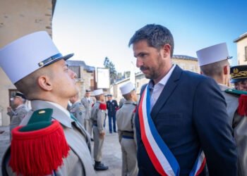 A demisionat după ce a lipsit cinci luni din primărie