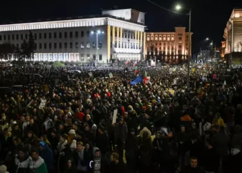 PROTEST EXPLOZIV la Sofia! Mii de oameni au ieșit în stradă împotriva guvernului