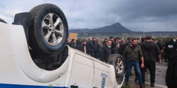 Haos în Creta: Fermierii furioși au blocat aeroportul și au provocat ciocniri cu poliția