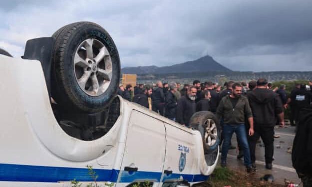 Haos în Creta: Fermierii furioși au blocat aeroportul și au provocat ciocniri cu poliția