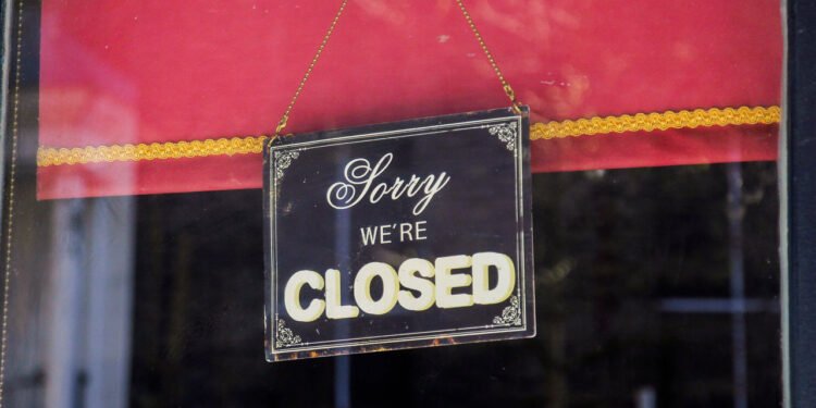 Taxele mari au închis mii de pub-uri în Irlanda