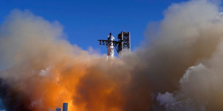 Racheta lui Elon Musk, pericol în aer: trei avioane cu 450 de pasageri, la un pas de tragedie după explozia Starship