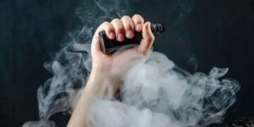 80% dintre vape-urile ilegale confiscate conțin OPIOIDE sintetice. Copiii pot deveni dependenți fără să știe