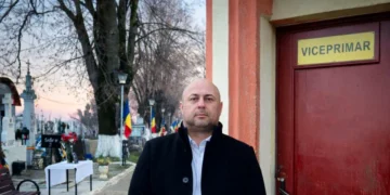 Viceprimar mutat cu biroul în cimitir. Ține audiențe printre cruci și morminte!