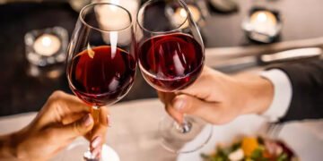 Arabia Saudită, schimbare istorică: străinii cu venituri mari pot cumpăra alcool. Interdicția din 1952 începe să se clatine