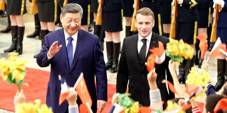 Emmanuel Macron mizează pe Beijing pentru pace în Ucraina: „Cooperarea cu China este decisivă”