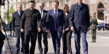 Presă: Macron și Merz l-ar fi avertizat pe Zelenski că SUA ar putea „trăda” Ucraina în privința teritoriilor