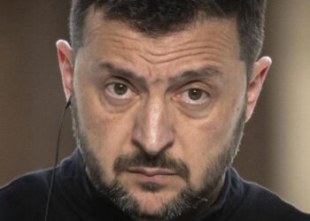 Moment stânjenitor la discursul lui Zelenski, în Germania: „Cadavrele NATO și UE” în loc de „trupele”