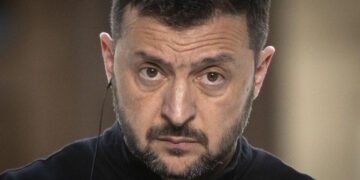 Moment stânjenitor la discursul lui Zelenski, în Germania: „Cadavrele NATO și UE” în loc de „trupele”