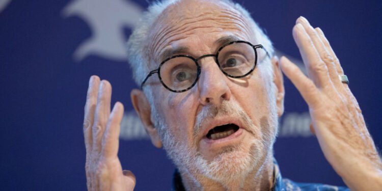 Creatorul „capsulei sinucigașe” anunță o versiune pentru cupluri și introducerea inteligenței artificiale. Experții avertizează asupra riscurilor