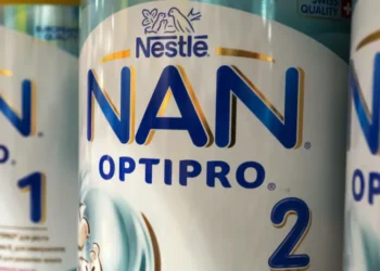 Lapte praf periculos pentru bebeluși, retras din magazine