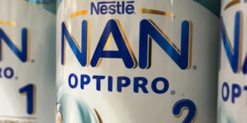 Lapte praf periculos pentru bebeluși, retras din magazine