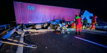 O tânără mamă a murit, copilul ei de 6 ani luptă pentru viață