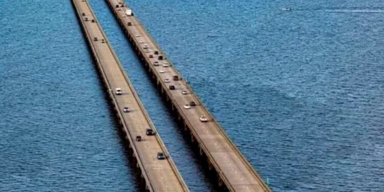 Cel mai lung pod rutier din lume, o provocare pentru șoferi: „ai impresia că mergi spre capătul lumii”