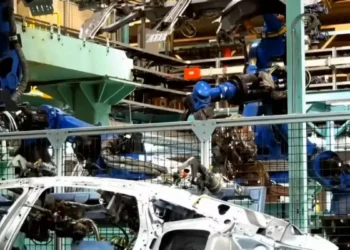 Concedieri colective și o fabrică închisă. Ce fac 1.100 de familii?