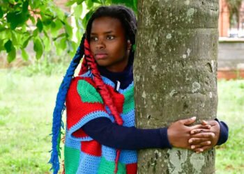 A îmbrățișat un copac timp de 72 de ore și a intrat în Cartea Recordurilor Guinness