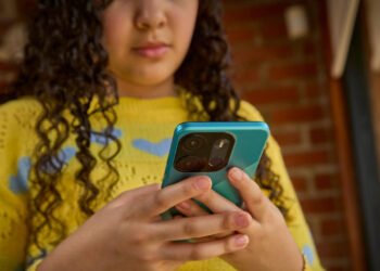 Rețele sociale interzise minorilor sub 16 ani. Proiect!